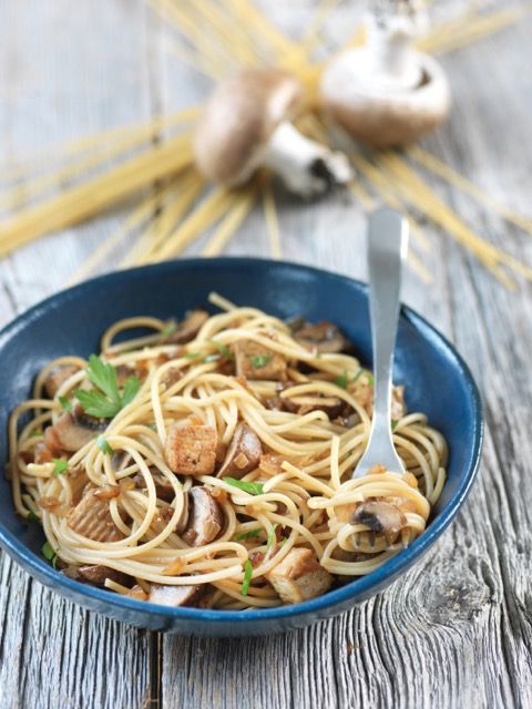 Spaghettis sautés au tofu et champignon - Recette à Prix Engagés Janvier 2024 Spaghettis sautés au tofu et champignon - Recette à Prix Engagés Janvier 2024