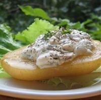 Poire au chèvre chaud et au miel de romarin Poire au chèvre chaud et au miel de romarin
